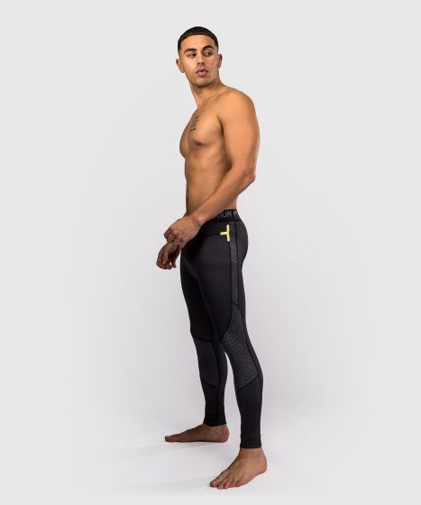 VENUM × Assassin‘s Creed Shadows 紧身长裤 - 黑/金色