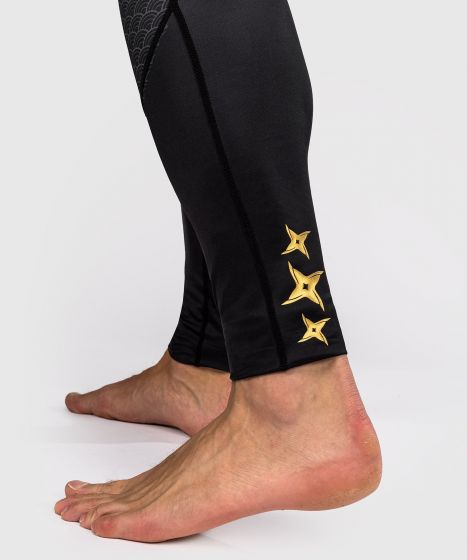 VENUM × Assassin‘s Creed Shadows 紧身长裤 - 黑/金色