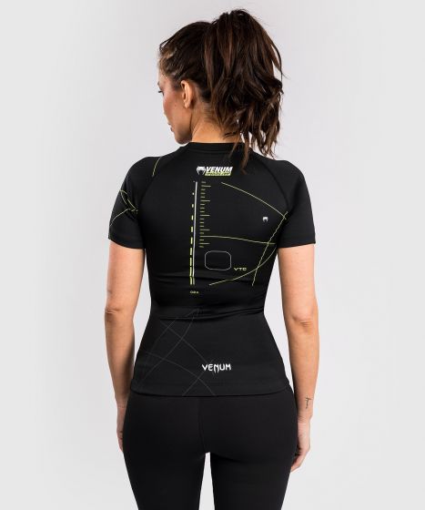 Venum Training Camp 4.0女士短袖紧身衣 - 黑/霓虹绿色
