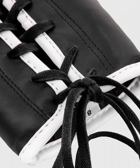 Venum Giant 2.0 Pro 拳击手套 - 系带款 - 黑/白色