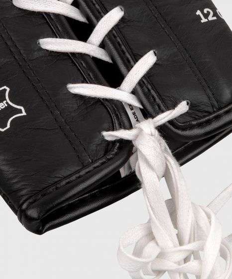 Venum Hammer Pro 拳击手套 - 系带款 - 黑/白色