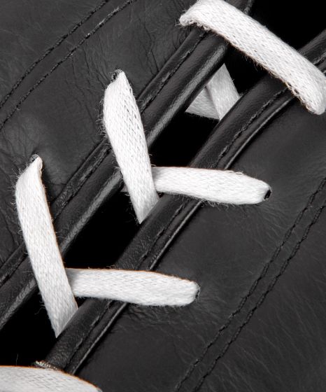 Venum Hammer Pro 拳击手套 - 系带款 - 黑/白色