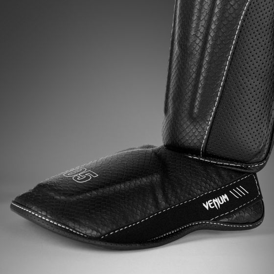 VENUM Impact Evo Scales 护腿 - 黑色