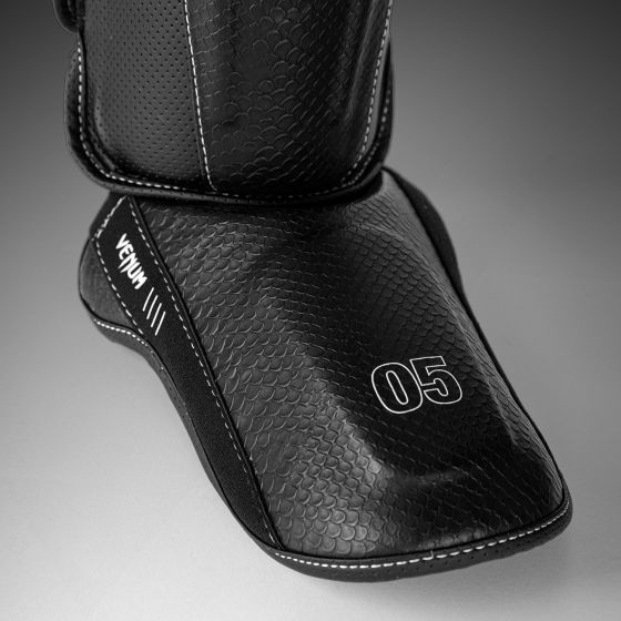 VENUM Impact Evo Scales 护腿 - 黑色