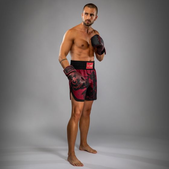 VENUM × Assassin‘s Creed Shadows 拳击短裤 - 酒红/黑色