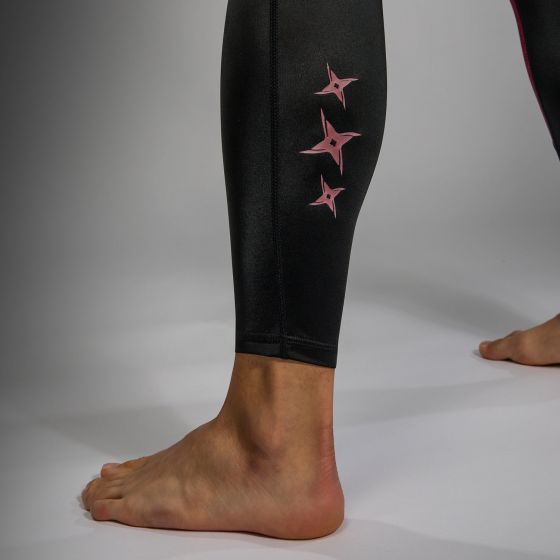 VENUM × Assassin‘s Creed  Shadows 紧身长裤 - 酒红/黑色