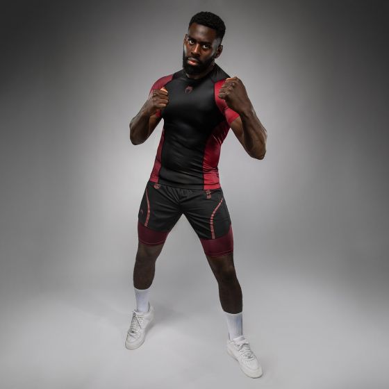 VENUM × Assassin's Creed Shadows 短袖紧身衣 - 酒红/黑色