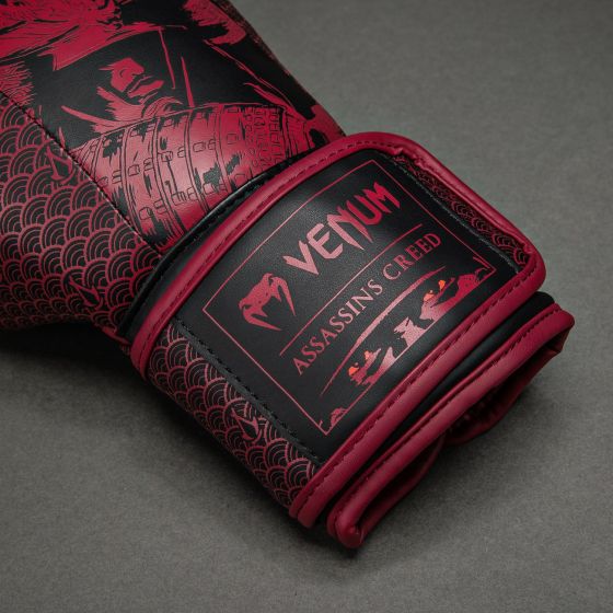 VENUM × Assassin's Creed 拳击手套 - 酒红/黑色