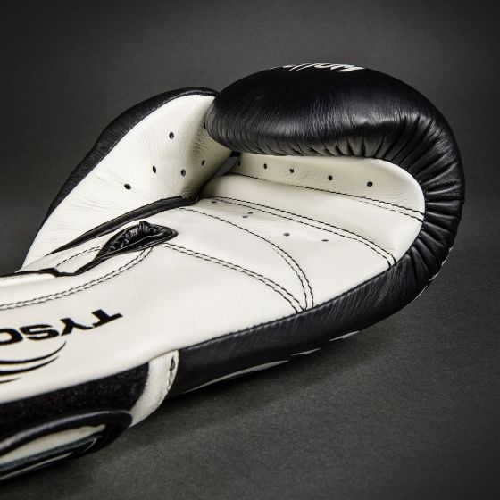 Venum × Giant 2.0 Mike Tyson Pro 拳击手套 - 魔术贴款 - 黑/白色