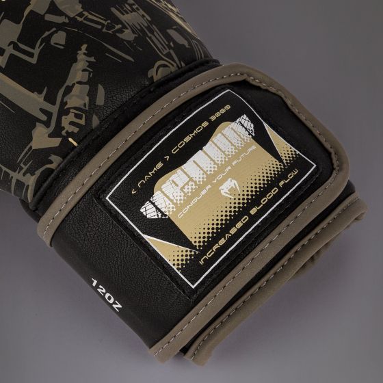 VENUM Invader 拳击手套 - 黑/沙色