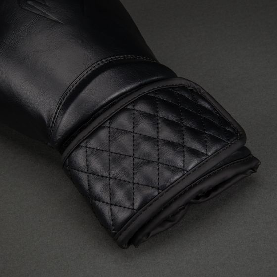 VENUM Impact Classic 拳击手套 - 亮黑色