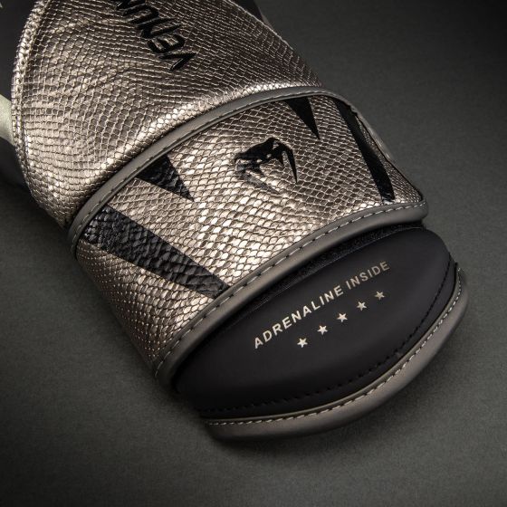 VENUM Challenger 4.0 Scales 拳击手套 - 银/黑色