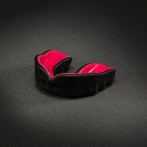 Venum Challenger Mouthguard - Black/Raspberry