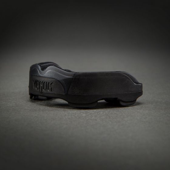 Venum Predator Mouthguard – Black/Black/Red
