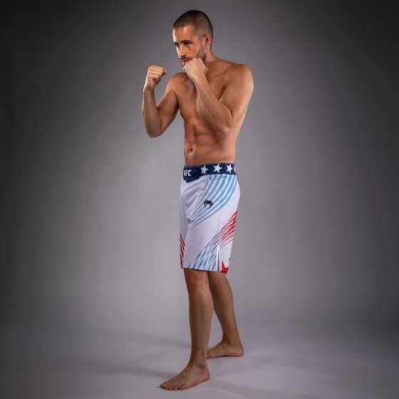 UFC Freedom 250 | VENUM 格斗之夜 男士格斗短裤- 长款 - 白/蓝/红色