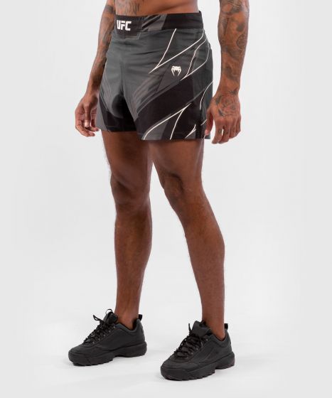 UFC| VENUM AUTHENTIC格斗之夜男士短裤 - 黑色