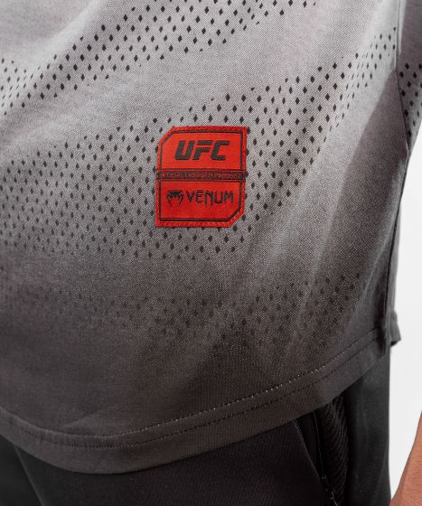 UFC| VENUM AUTHENTIC格斗周男士运动短袖 - 白色