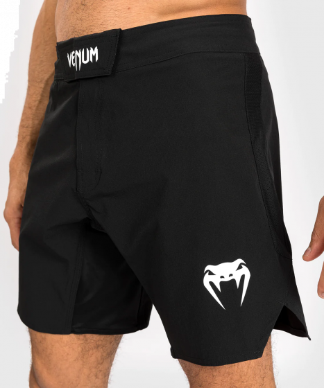 VENUM Contender 格斗短裤 - 黑/白色