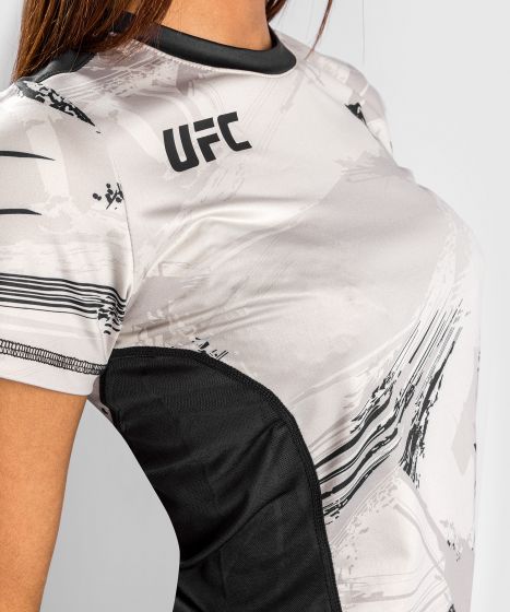 UFC |VENUM Authentic 格斗周 2.0 女士速干T恤 - 沙/黑色-