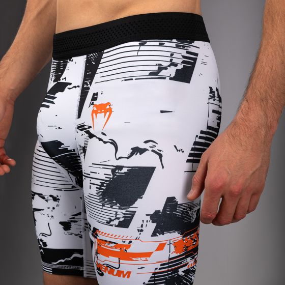 UFC Zenith | VENUM 格斗周 男士紧身短裤 - 黑/白/橙色