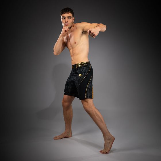 UFC Zenith | VENUM 格斗之夜 男士格斗短裤 - 长款 -  黑/金色