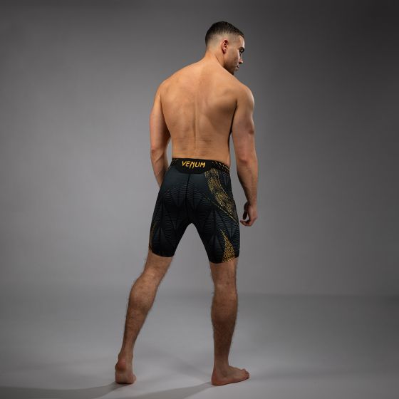 UFC Zenith | VENUM 格斗之夜 男士紧身短裤 -  黑/金色