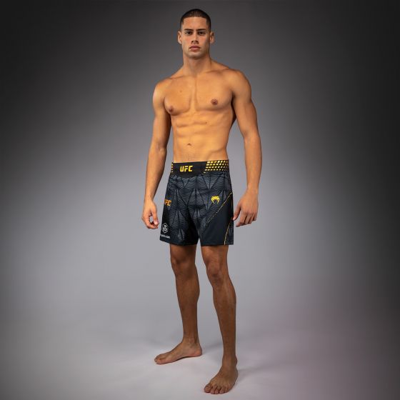 UFC Zenith | VENUM 格斗之夜 男士格斗短裤 - 角斗士款 -  黑/金色