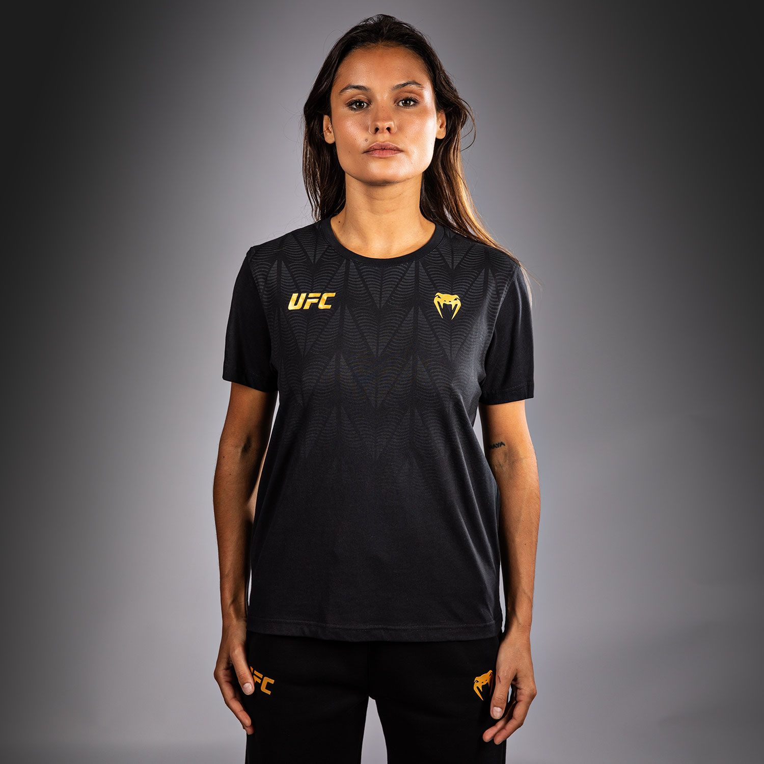 UFC Zenith | VENUM 经典复刻 女士T恤 - 黑/金色